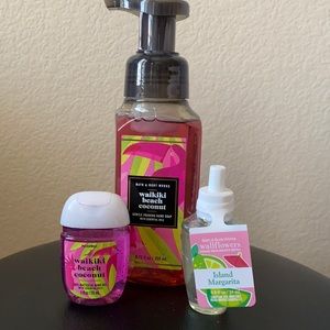 Bath and Body Works hand soap/ hand sanitizer